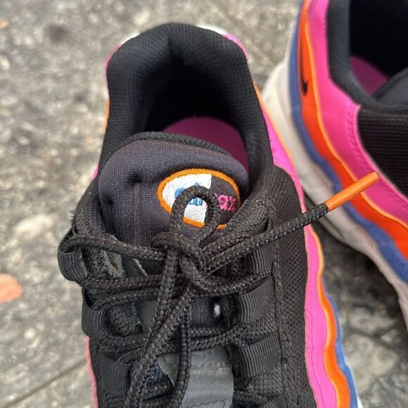 Nike Air Max 95 Essential Athletic Shoes. Size 9 1/2. - Picture 6 of 7